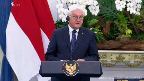 Presiden Republik Federal Jerman Frank-Walter Steinmeier memberikan keterangan pers di Istana Merdeka, Jakarta, Senin (15/6/2026). Foto: YouTube/ Sekretariat Presiden