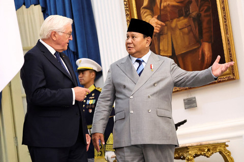 Presiden Prabowo Subianto menyambut kedatangan Presiden Jerman Frank-Walter Steinmeier di Istana Merdeka, Jakarta, Senin (15/6/2026). Foto: Willy Kurniawan/REUTERS