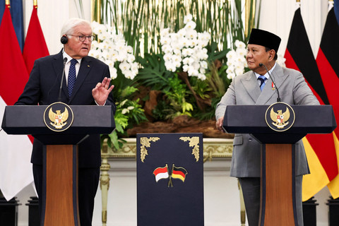 Presiden Prabowo Subianto dan Presiden Jerman Frank-Walter Steinmeier memberikan keterangan pers bersama usai melalukan pertemuan di Istana Merdeka, Jakarta, Senin (15/6/2026). Foto: Willy Kurniawan/REUTERS