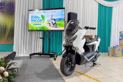 Motor listrik Polytron 350 digunakan sebagai armada operasional PLN UID Jawa Timur. Foto: Polytron