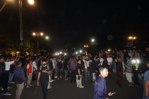 Ratusan mahasiswa menggeruduk acara diskusi di Joglo Gelanggang Inovasi dan Kreativitas (GIK) Universitas Gadjah Mada (UGM). Foto: Dok. Istimewa
