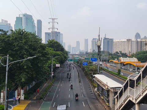 Kondisi arus lalu lintas di Jalan Gatot Subroto menuju Tomang-Grogol, Selasa (16/6/2026) pagi. Foto: Aditya Nugraha/kumparan
