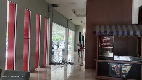 Kondisi Hotel Santika usai diguncang gempa di Kota Palu, Selasa (16/6/2026). Foto: Dok. Istimewa