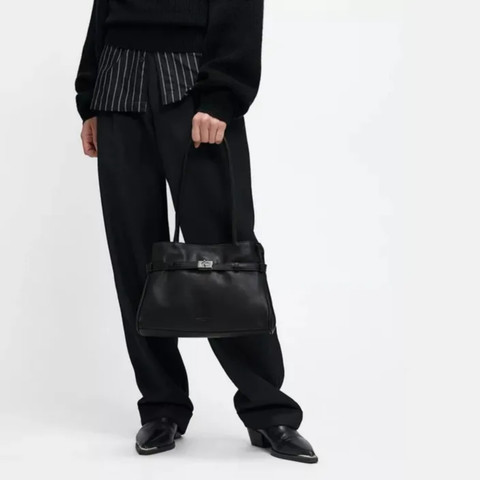 Liebeskind Berlin Nori Satchel Medium. Foto: Urban Icon