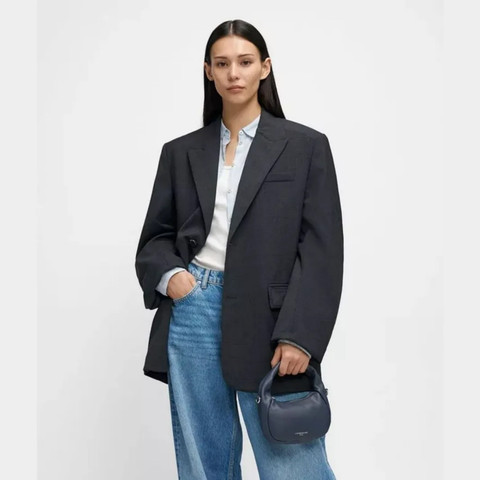 Liebeskind Berlin Farrah Crossbody Small. Foto: Urban Icon