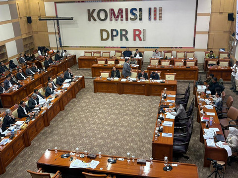 Suasana rapat Komisi III DPR dengan KPK dan BNN di Kompleks Parlemen, Senayan, Jakarta, Rabu (17/6). Foto: Nasywa Athifah/kumparan