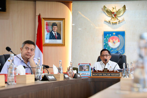 Kasatgas PRR Tito Karnavian saat pimpin rapat koordinasi percepatan rehabilitasi pascabencana Sumatera secara hibrid bersama pemda di Jakarta, Rabu (17/6/2026). Foto: Satgas PRR