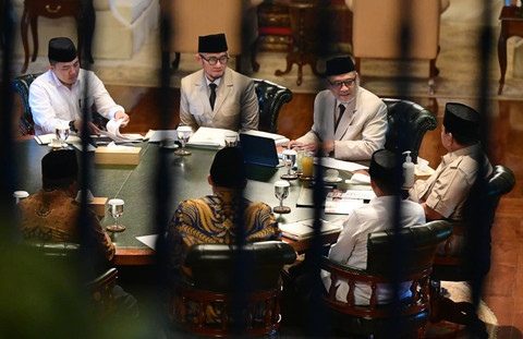 Presiden Prabowo Subianto menerima jajaran Menhaj Irfan Yusuf, Wamenhaj Dahnil Anzar Simanjuntak, serta Tim Pengawas (Timwas) Haji DPR di kediaman pribadinya di Hambalang, Bogor, Rabu (17/6/2026). Foto: Muchlis Jr/Biro Pers Sekretariat Presiden