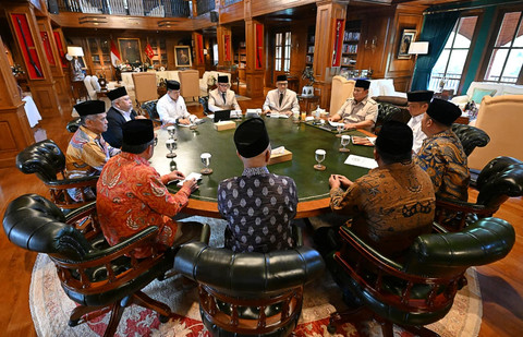 Presiden Prabowo Subianto menerima jajaran Menhaj Irfan Yusuf, Wamenhaj Dahnil Anzar Simanjuntak, serta Tim Pengawas (Timwas) Haji DPR di kediaman pribadinya di Hambalang, Bogor, Rabu (17/6/2026). Foto: Muchlis Jr/Biro Pers Sekretariat Presiden