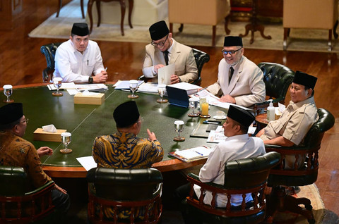 Presiden Prabowo Subianto menerima jajaran Menhaj Irfan Yusuf, Wamenhaj Dahnil Anzar Simanjuntak, serta Tim Pengawas (Timwas) Haji DPR di kediaman pribadinya di Hambalang, Bogor, Rabu (17/6/2026). Foto: Muchlis Jr/Biro Pers Sekretariat Presiden