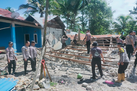 Forkopimda Sulteng mengunjungi lokasi yang terdampak gempa berkekuatan 6,7 Magnitudo di Kamarora A, Kecamatan Nokilalaki, Kabupaten Sigi, Sulteng, Rabu (17/6/2026). Foto: Dok. Istimewa