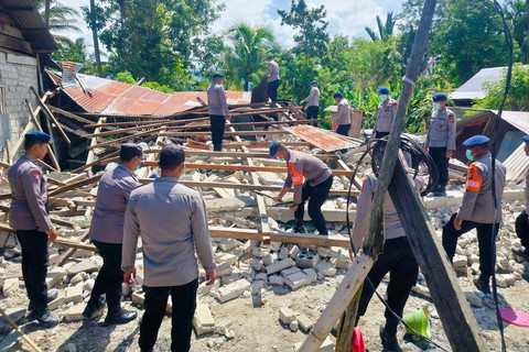 Forkopimda Sulteng mengunjungi lokasi yang terdampak gempa berkekuatan 6,7 Magnitudo di Kamarora A, Kecamatan Nokilalaki, Kabupaten Sigi, Sulteng, Rabu (17/6/2026). Foto: Dok. Istimewa