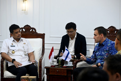 Gubernur Sumatera Utara (Sumut) Bobby Nasution beserta jajaran saat menerima audiensi Duta Besar Finlandia Pekka Kaihilahti di Kantor Gubernur Sumut, Medan, Rabu (17/6/2026). Foto: Pemprov Sumut