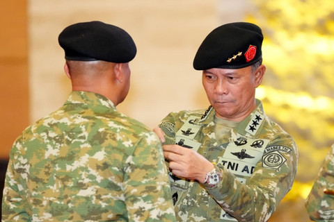 Kasum TNI Letjen TNI Richard Tampubolon memimpin Acara Sertijab Komandan Sekolah Staf dan Komando (Dansesko) TNI dan Panglima Komando Gabungan Wilayah Pertahanan (Pangkogabwilhan) II di Mabes TNI, Jakarta, Rabu (17/6/2026). Foto: Puspen TNI