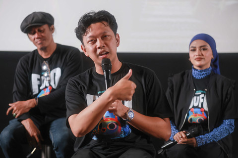 Aktor komedi Bayu Skak bersama pemain lainnya saat konferensi pers launcing poster film Foufo dikawasan Senayan, Jakarta, Rabu, (17/6/2026). Foto: Dok. Agus Apriyanto