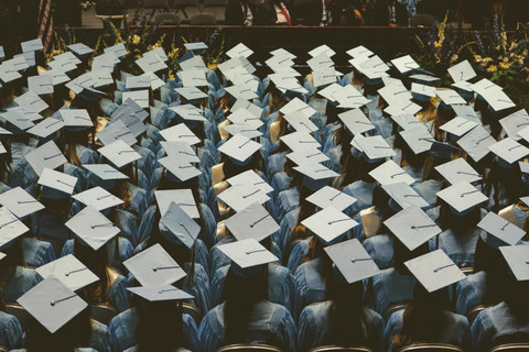 Sarjana,foto: Joshua Hoehne dari unpash 