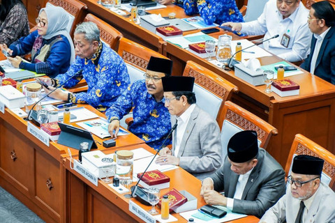 Mensos Saifullah Yusuf atau Gus Ipul didampingi Wamensos Agus Jabo Priyono menghadiri Rapat Kerja Bersama Komisi VIII DPR RI di Gedung Nusantara DPR RI, Jakarta, Rabu (17/6/2026). Foto: Kemensos RI