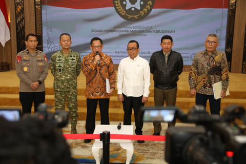 Mendagri sekaligus Kasatgas PRR Tito Karnavian menghadiri Rapat Tingkat Menteri Tim Pengarah Satgas PRR Pascabencana Sumatera di Kantor Kementerian Koordinator Bidang Pembangunan Manusia dan Kebudayaan (Kemenko PMK), Jakarta, Kamis (18/6/2026). Foto: Dok. Kemendagri