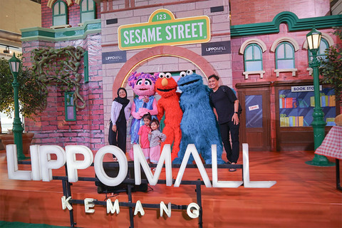 Liburan sekolah bisa playdate dengan Elmo & Friends di Lippo Mall Kemang.
 Foto: Dok. Istimewa