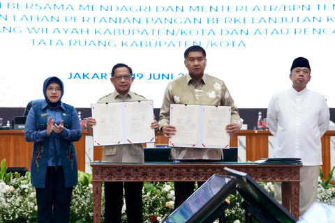 Dukung program 3 Juta Rumah Presiden Prabowo, Mendagri dan Menteri PKP tandatangani SKB kemudahan bagi MBR, Jumat (19/6/2026). Foto: Dok. Kemendagri