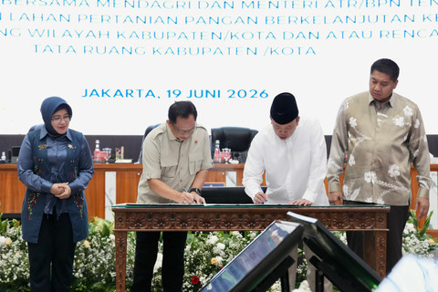Mendagri dan Menteri ATR/BPN terbitkan SEB untuk integrasikan LP2B ke RTRW guna dukung swasembada pangan nasional, Jumat (19/6/2026). Foto: Dok. Kemendagri