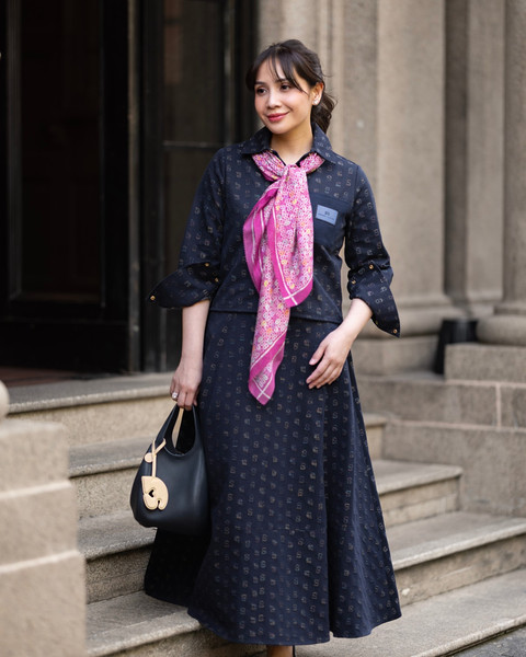 Inspirasi gaya outfit dari koleksi Buttonscarves x Nagita Slavina. Foto: koleksi Buttonscarves x Nagita Slavina