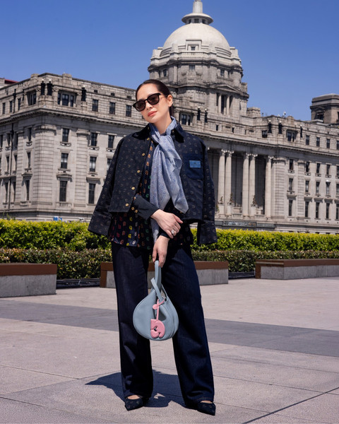 Inspirasi gaya outfit dari koleksi Buttonscarves x Nagita Slavina. Foto: koleksi Buttonscarves x Nagita Slavina