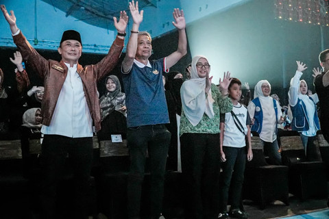 Wakil Menteri Sosial RI Agus Jabo Priyono menghadiri penyerahan secara simbolis dukungan beasiswa dan peluang kerja ESQ Group kepada Program Sekolah Rakyat di ICE BSD City, Tangerang, Sabtu (20/6/2026).
Foto: Dok. Kemensos