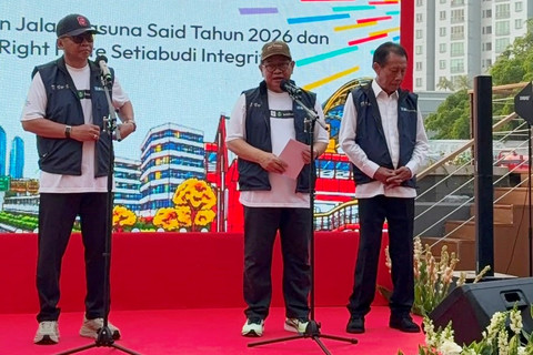 Gubernur DKI Jakarta Pramono Anung bersama Ketua KPK Setyo Budiyanto meresmikan penataan Jalan Rasuna Said Tahun 2026 dan Naming Right Halte Setiabudi Integritas, di kawasan Rasuna Said, Jakarta Selatan, Minggu (21/6/2026). Foto: Jeni Ritanti/kumparan
