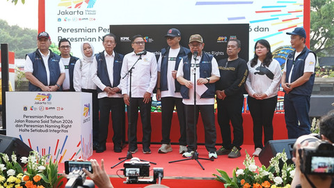 Gubernur DKI Jakarta Pramono Anung meresmikan penamaan baru untuk Halte Transjakarta Setiabudi menjadi Halte Setiabudi Integritas, Minggu (21/6/2026). Foto: Transjakarta