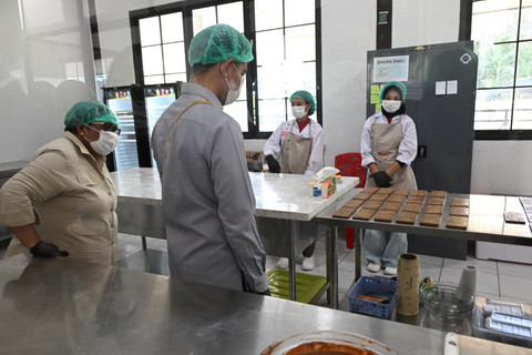 Wamendagri Ribka Haluk mendampingi Wakil Presiden Gibran Rakabuming dalam kunjungan kerja ke Papua Barat, Sabtu (20/6/2026). Foto: Kemendagri RI