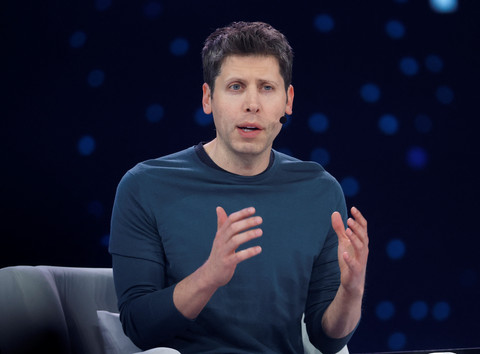 CEO OpenAI Sam Altman menjadi pembicara Snowflake Summit 2025 di Moscone Center, San Francisco, California, pada 2 Juni 2025. Foto: Justin Sullivan/Getty Images/AFP