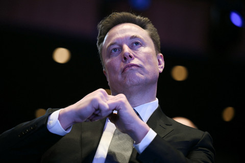Pemilik xAI sekaligus CEO SpaceX dan Tesla Elon Musk menghadiri Forum Investasi AS-Arab Saudi di John F. Kennedy Center for the Performing Arts, Washington, DC, pada 19 November 2025. Foto: Brendan Smialowski / AFP