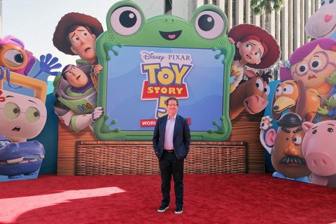 Sutradara Toy Story 5 Andrew Stanton. Foto: Rodin Eckenroth/Getty Images/AFP