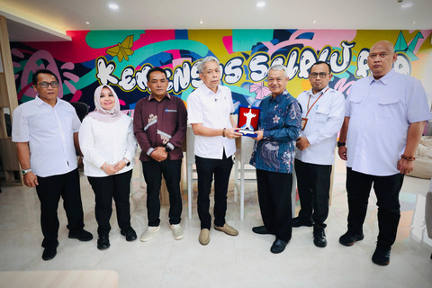 Wamensos Agus Jabo pastikan bantuan jadup bagi 3.417 jiwa di Bener Meriah segera disalurkan dan dorong percepatan usulan pembangunan Sekolah Rakyat, Senin (22/6/2026). Foto: Kemensos RI