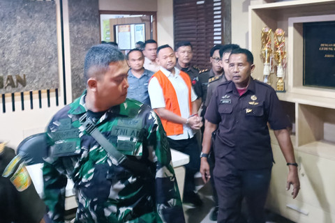 Raudi Akmal ditetapkan sebagai tersangka kasus dugaan korupsi pengelolaan Dana Hibah Pariwisata di Kabupaten Sleman Tahun 2020 oleh Kejaksaan Negeri Sleman, Senin (22/6/2026). Foto: Arfiansyah Panji Purnandaru/kumparan