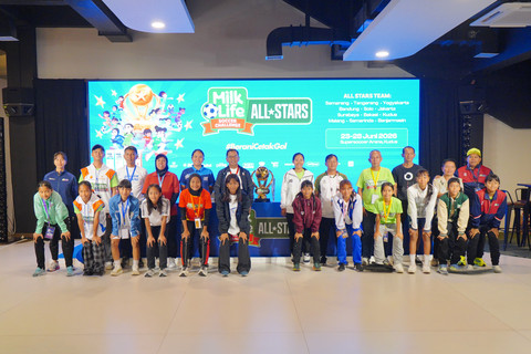 Tim All-Stars Kudus siap mempertahankan gelar kampiun di ajang MilkLife Soccer Challenge All-Stars 2026. Di sisi lain, tim All-Stars Solo siap memberikan performa terbaik untuk merebut trofi juara tahun ini. Foto: MilkLife Soccer