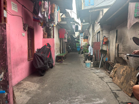 Lokasi TKP Pelemparan Bom Molotov di Jl.Mandiri II Koja Jakarta Utara, pada Selasa (23/6/2026). Foto: Pradya Tirta/kumparan