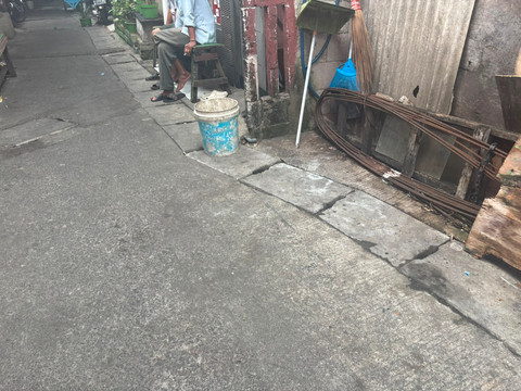 Lokasi TKP Pelemparan Bom Molotov di Jl.Mandiri II Koja Jakarta Utara, pada Selasa (23/6/2026). Foto: Pradya Tirta/kumparan
