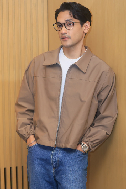 Penyanyi Afgan saat presentasi jelang konser Buka Kaca Mata Bersama Afgan di kawasan Kebayoran Baru, Jakarta, Selasa, (23/6/2026). Foto: Agus Apriyanto