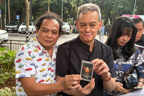 Musisi Fariz RM Sambangi Polda Metro Jaya. Foto: Aprilandika Pratama/kumparan