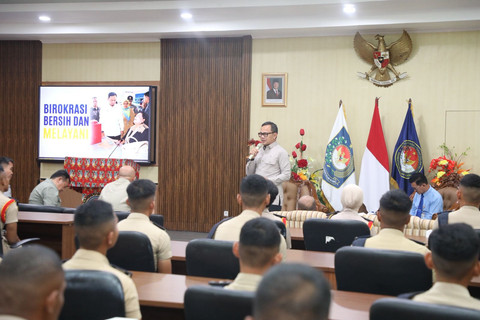 Wamendagri Bima Arya beri bekal kepemimpinan kepada praja IPDN Papua agar memiliki ideologi, strategi, dan taktik dalam bekerja, Senin, (22/6/2026). Foto: Dok. Kemendagri