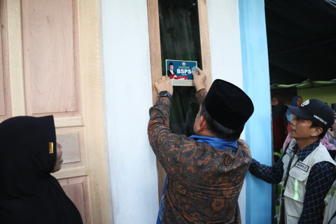 Mendagri Tito Karnavian saat meninjau pelaksanaan program BSPS di Desa Pone, Kecamatan Limboto Barat, Kabupaten Gorontalo, Selasa (23/6/2026). Foto: Kemendagri RI