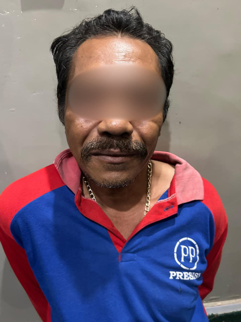 Tersangka pembunuhan di Embung Terpus, Desa Beketel, Kecamatan Kayen berinisial W saat ditangkap Polresta Pati. Foto: Dok. Polresta Pati