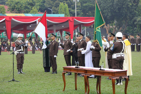 Jaksa Agung Republik Indonesia ST Burhanuddin memimpin upacara penutupan Pendidikan dan Pelatihan Pembentukan Jaksa (PPPJ) Angkatan LXXXIII (83) Gelombang I Tahun 2026 yang bertempat di Badan Pendidikan dan Pelatihan Kejaksaan RI, Kamis, (25/6/2026). Foto: Dok. Kejagung