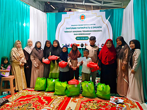 Pegadaian CPS Pondok Aren bersama Sahabat Berbagi Tangsel menggelar santunan bagi anak yatim, piatu, dan kaum duafa di Tangerang Selatan pada Sabtu (23/5/2026). Foto: Dok. Pegadaian