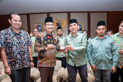 Mensos Gus Ipul ajak SP2MI bersinergi jangkau anak putus sekolah melalui program Sekolah Rakyat, Kamis (25/6/2026). Foto: Kemensos RI