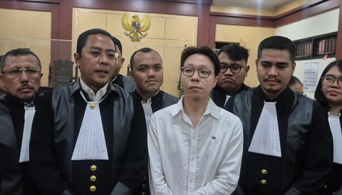 Richard Lee dalam sidang kasus pelanggaran Undang-undang Kesehatan dan Perlindungan Konsumen di Pengadilan Negeri Tangerang, Kamis (25/6). Dok: Istimewa