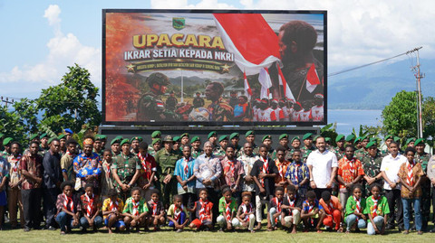 Komandan batalion OPM dan 7 anggotanya kembali ke NKRI. Foto: Kogabwilhan III