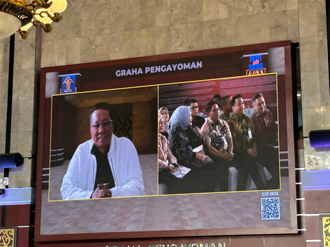 Pembukaan dan sambutan acara "Pasti Ada Solusi" di Graha Pengayoman, Kementerian Hukum dengan narasumber Inspektur Jenderal Kementerian Hukum, Komjen Pol Hendro Pandowo, Menteri Hukum RI Supratman Andi Agnas (melalui siaran Zoom), Jumat (26/6/2026). Foto: Pradya Tirta/kumparan